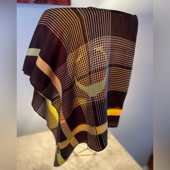 Beautiful Christian Dior silk scarf - Picture 4 of 9